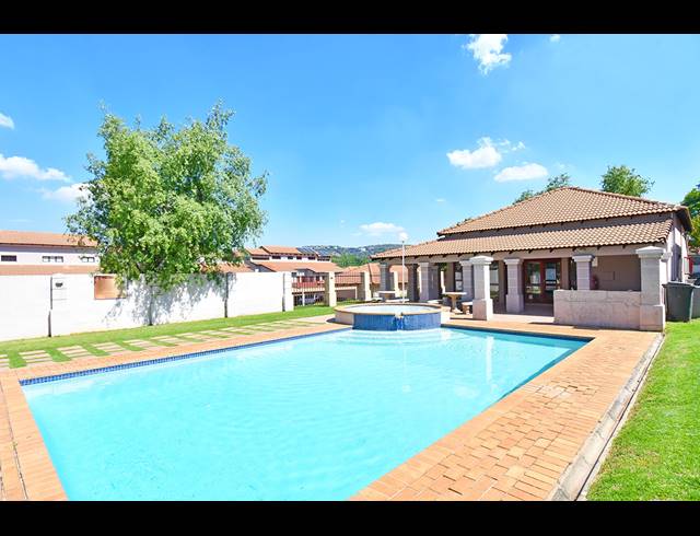 3 BEDROOM SECTIONAL TITLE FOR SALE IN SANDRINGHAM